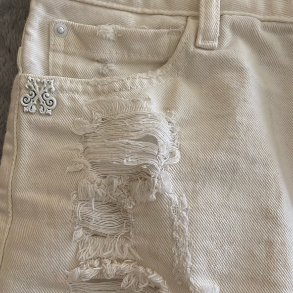 White jean skirt. - Picture 8 of 12